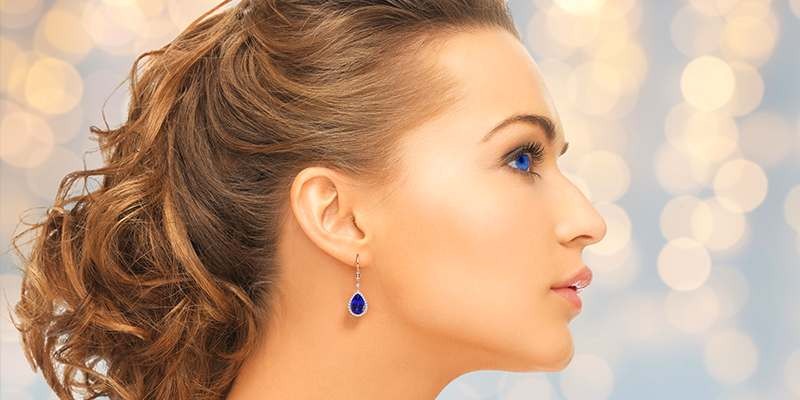 How to Choose the Perfect Earrings Based on Your Face Shape