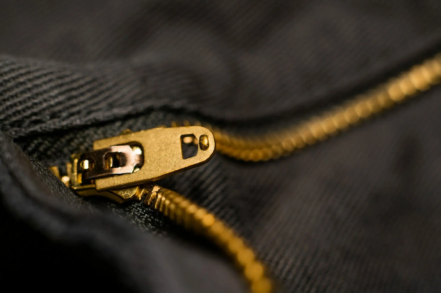Tips to Lubricate All Types of Stuck Zippers