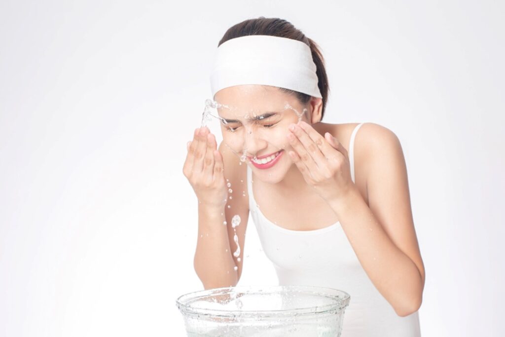 4 Best Face Washing Tips for Oily Skin