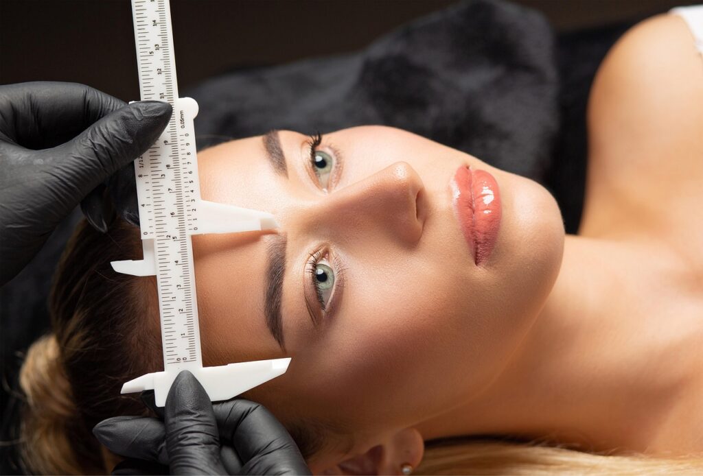 A Complete Guide to Eyebrow Tinting: Everything You Should Know