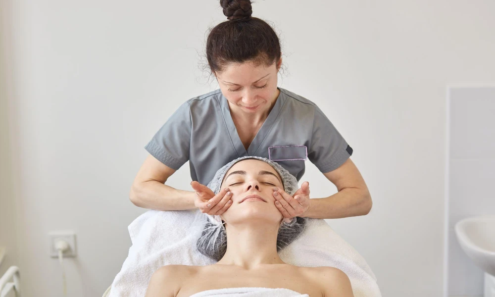 Signs You’re Ready for a Whitening Facial and Cryofacial Combination